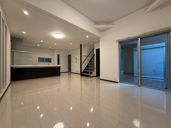 4LDK Detached House for Sale in Nakakasai, Edogawa Ward, Tokyo - Thumbnail 2