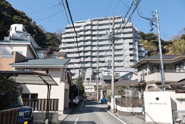 Renovated 3LDK Apartment in Shizuoka City's Aoi Ward - Thumbnail 2
