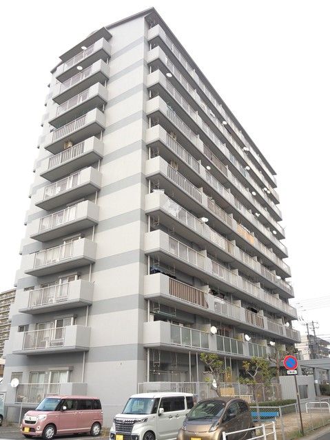 4LDK Apartment for Sale in Okayama City, 83.19 sqm, 10th Floor - Thumbnail 2