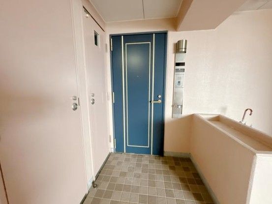 2LDK Apartment with Arched Living Room Near Fukui Station - Thumbnail 3