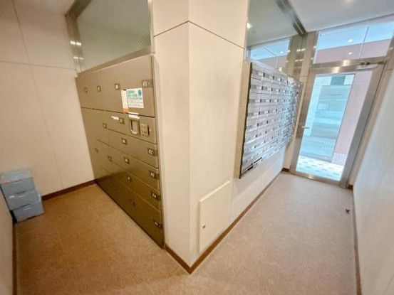 2LDK Apartment with Arched Living Room Near Fukui Station - Thumbnail 4