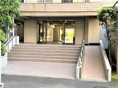 Renovated 2DK Apartment in Toda City, Saitama - Thumbnail 2