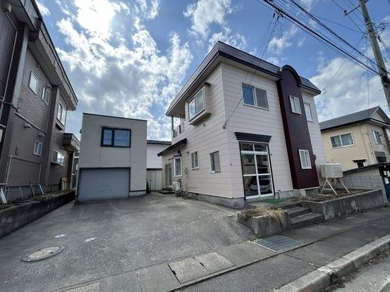 Renovated 4LDK House for Sale in Aomori City with Parking - Thumbnail 2