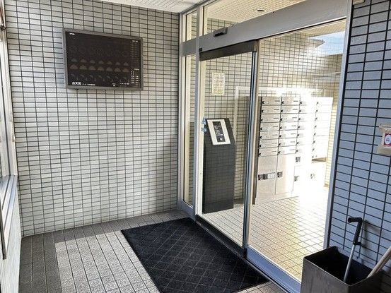 Renovated 4DK Apartment in Yukuhashi, Fukuoka Prefecture - Thumbnail 3