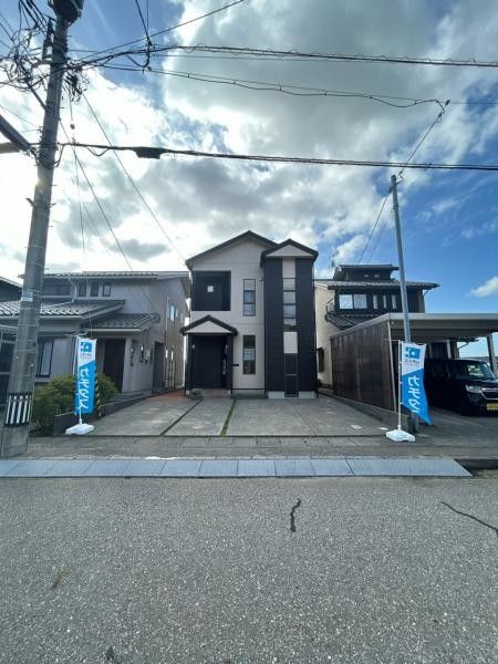 Renovated 4LDK House in Kanazawa with Sunroom & 3 Parking - Thumbnail 2