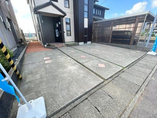 Renovated 4LDK House in Kanazawa with Sunroom & 3 Parking - Thumbnail 3