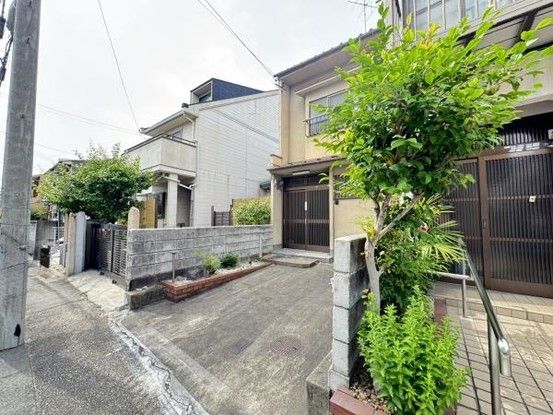 3DK Detached House for Sale in Yamashina, Kyoto City - Thumbnail 2