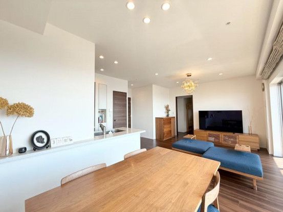 3LDK Apartment for Sale in Mihama-ku, Chiba City - Thumbnail 2