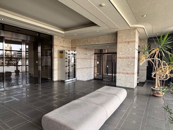 Renovated 1K Apartment in Kanazawa with River Views - Thumbnail 4