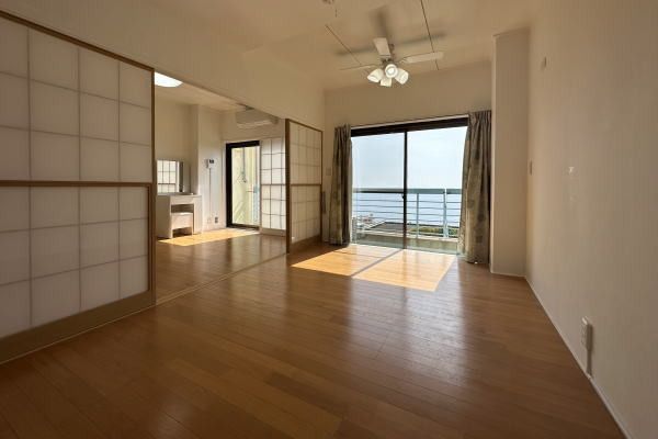 Renovated 2K Apartment with Onsen and Ocean View in Atami - Thumbnail 4