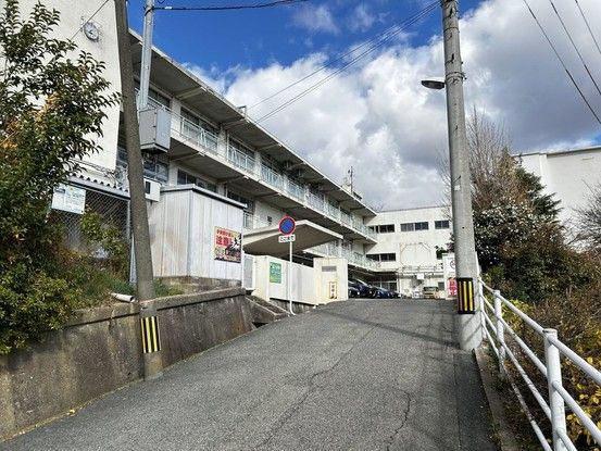 2DK House in Yutaka-machi, Kitakyushu for 650,000 Yen - Thumbnail 2