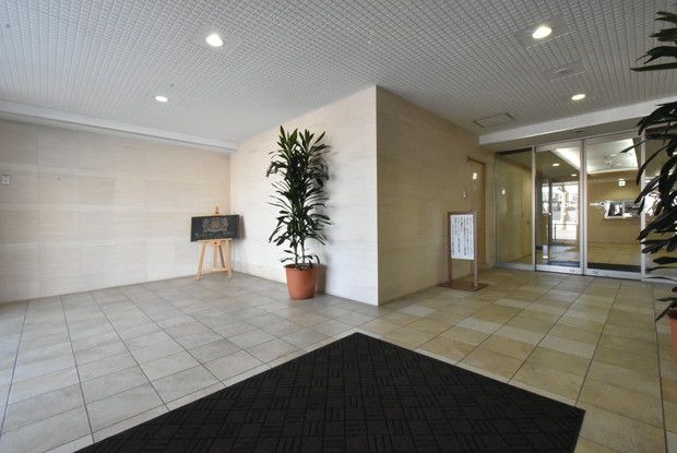 2SLDK Apartment for Sale in Makomanai, Sapporo | 79.76 sqm - Thumbnail 3