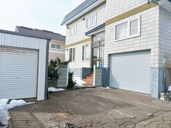 Renovated 5LDK House in Abashiri, Hokkaido - 161m2 - Thumbnail 2