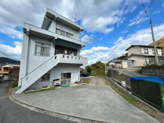 6SDK House with Balcony and Sea Views in Takamatsu - Thumbnail 2