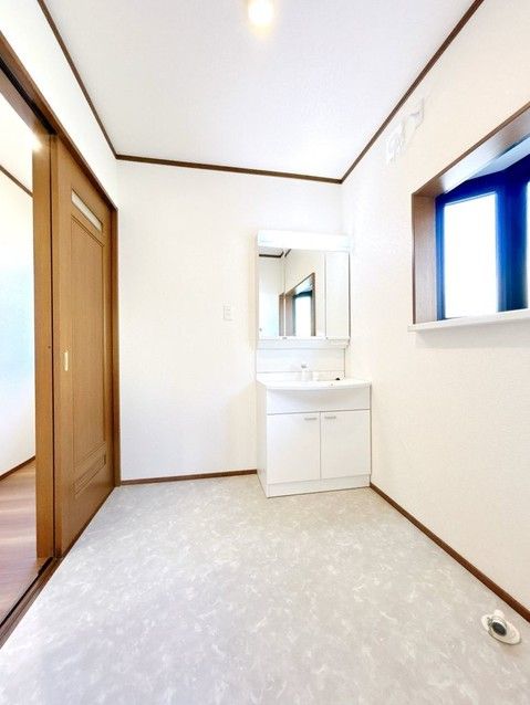 Renovated 3LDK House in Ryugasaki, Ibaraki 143 sqm - Thumbnail 3