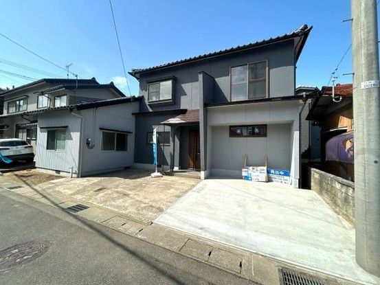 Renovated 5LDK House in Komatsu, Ishikawa with 3 Parking Spaces - Thumbnail 3