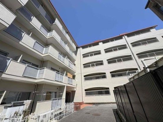 4LDK Apartment for Sale in Ukyo-ku, Kyoto - 76.36 sqm - Thumbnail 2