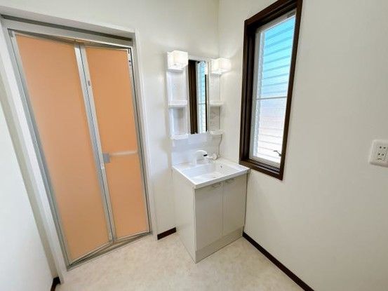 Renovated 4LDK Detached House in Higashi Ward, Kumamoto City - Thumbnail 2