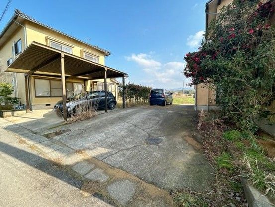 Renovated 4LDK Detached House for Sale in Kaga City, Ishikawa - Thumbnail 2