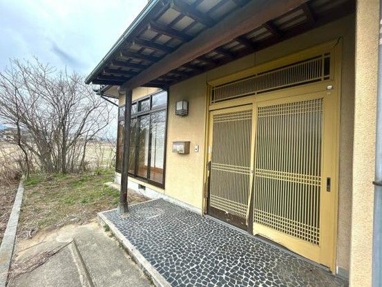 Renovated 4LDK Detached House for Sale in Kaga City, Ishikawa - Thumbnail 3