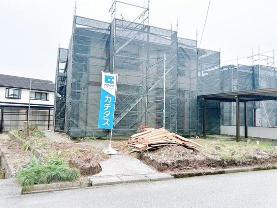 5LDK Detached House for Sale in Toyama City, Toyama Prefecture - Thumbnail 2