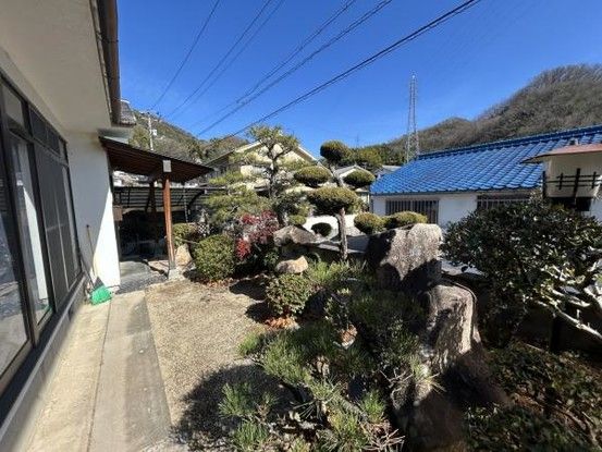 8DK Detached House in Takehara City, Hiroshima - 171m² - Thumbnail 2