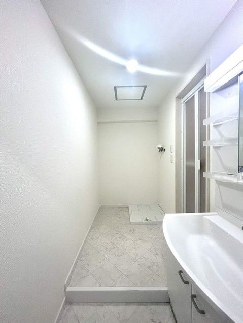 Renovated 3SLDK Apartment in Muroran, Hokkaido - 74.73 sqm - Thumbnail 4