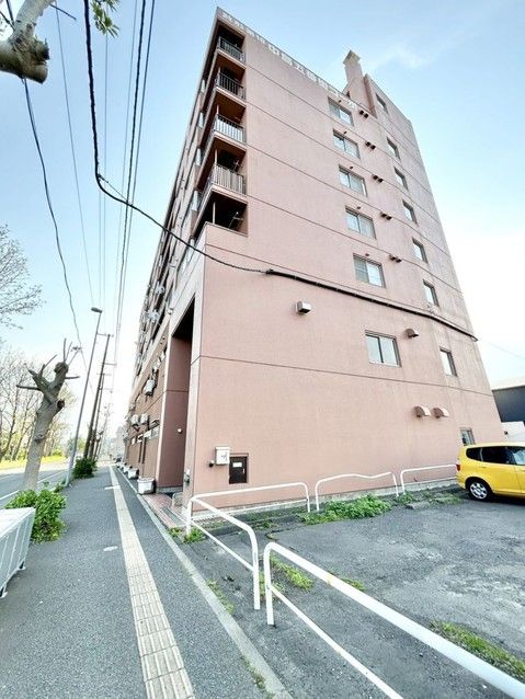 Renovated 3SLDK Apartment in Muroran, Hokkaido - 74.73 sqm - Thumbnail 2