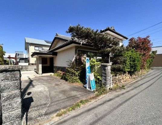 Renovated 5SLDK House in Tatsuno with 177 sqm on Large Lot - Thumbnail 2