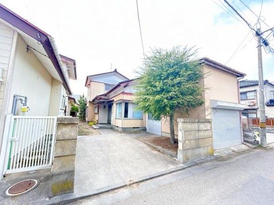 Renovated 4LDK House with Pond in Sakata, Yamagata - Thumbnail 2