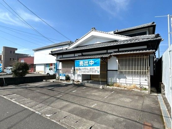 Renovated 3LDK House for Sale in Miyakonojo City, Miyazaki - Thumbnail 2