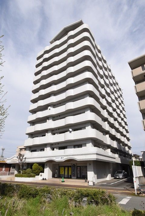 2LDK Apartment for Sale in Chuo-ku, Kumamoto City - Thumbnail 2