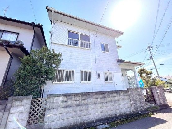4LDK House for Sale in Sanuki City, Kagawa Prefecture - Thumbnail 2