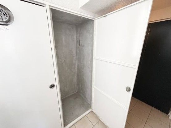 2LDK Apartment for Sale in Joto Ward, Osaka - 58.24 sqm - Thumbnail 3