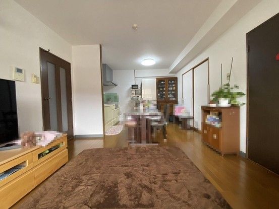 2LDK Apartment for Sale in Hiroshima's Saeiki Ward, 70.8 sqm - Thumbnail 2