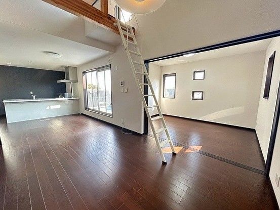 4LDK Resale House in Nishinomiya, Hyogo with 109.3 sqm - Thumbnail 3