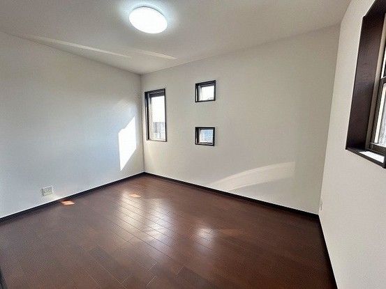 4LDK Resale House in Nishinomiya, Hyogo with 109.3 sqm - Thumbnail 4