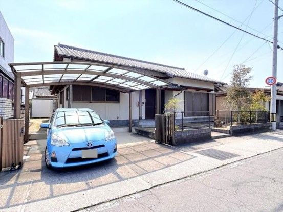 5DK House for Sale in Sanuki City, Kagawa - 105.59m2 - Thumbnail 2