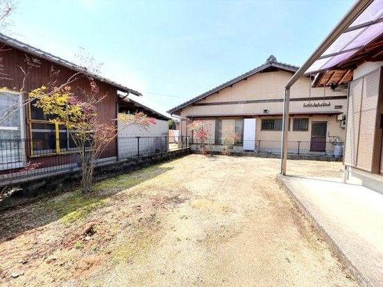 5DK House for Sale in Sanuki City, Kagawa - 105.59m2 - Thumbnail 3