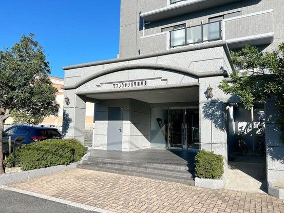 Renovated 3LDK Apartment for Sale in Asakita, Hiroshima - Thumbnail 3