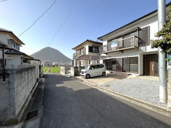Renovated 4LDK House in Marugame City, Kagawa - 99.36 sqm - Thumbnail 3