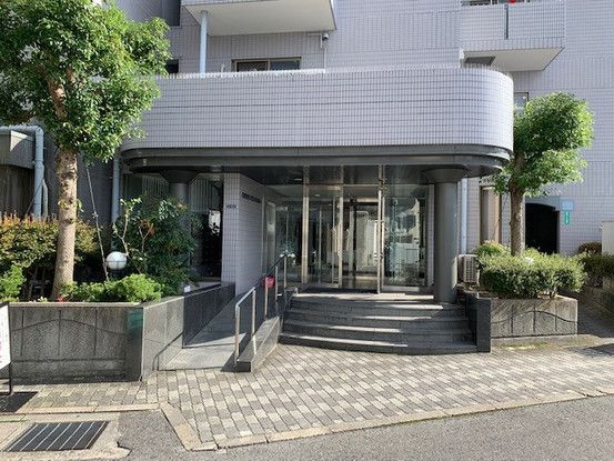 Cosmo Moriyama 5: Renovated 3LDK Apartment Near JR Station - Thumbnail 2