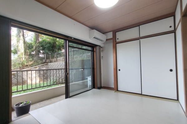 Renovated 2DK Apartment in Minami-Atami, Shizuoka - Thumbnail 3