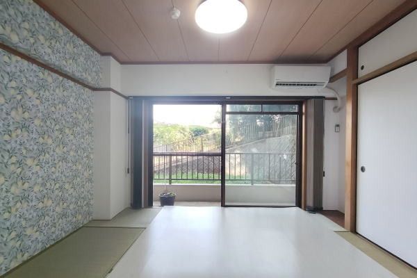Renovated 2DK Apartment in Minami-Atami, Shizuoka - Thumbnail 2