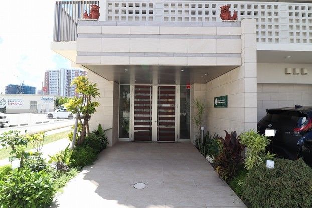 2LDK Condominium in Chatan, Okinawa – 68m², 2021 Build, Income Property - Thumbnail 2