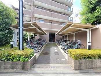 Spacious 3LDK Apartment for Sale in Niiza City, Saitama - Thumbnail 3
