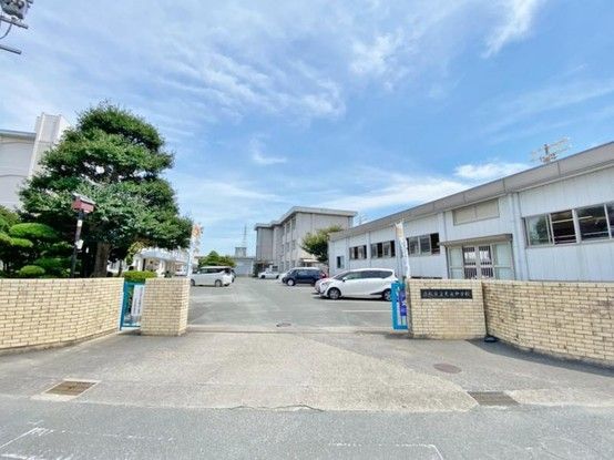 Renovated 2SLDK Apartment Near Tenryugawa Station in Hamamatsu - Thumbnail 4