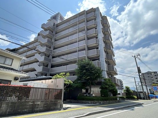 Renovated 3LDK Apartment in Minami Ward, Fukuoka City - Thumbnail 2