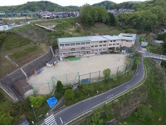4LDK Detached House in Toyota City with Large Garden and Parking - Main Image