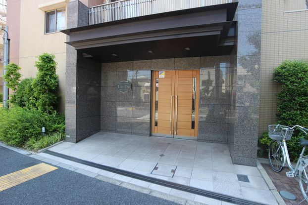 3LDK Top-Floor Apartment in Adachi-ku, Tokyo - Thumbnail 3